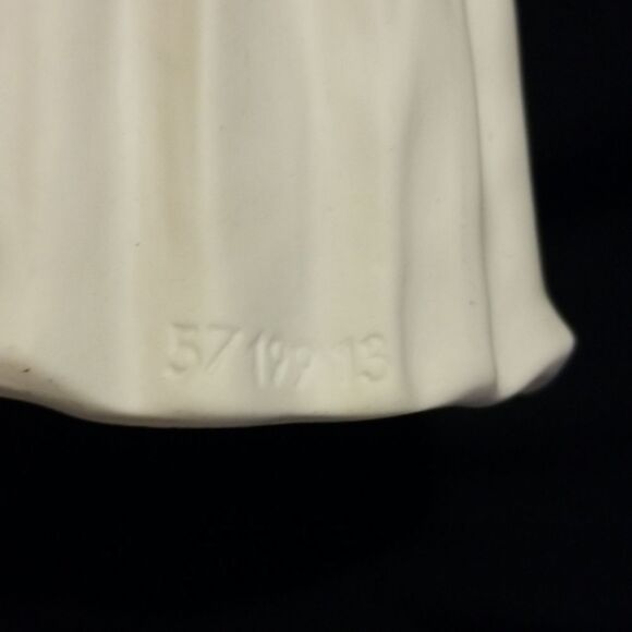 Vintage Victoria girl bell Goebel W Germany Ceramic Bells  5" Girl, Sweep Bell - Picture 5 of 12